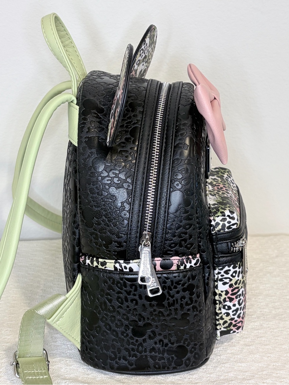 Disney x Loungefly Minnie Mouse Safari Mini Backpack - Picture 4 of 13